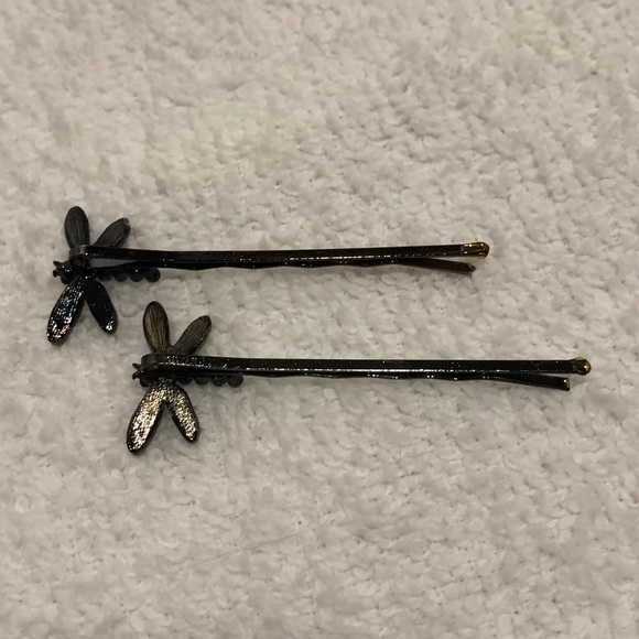 Cute dragon fly bobby pins - Picture 5 of 5